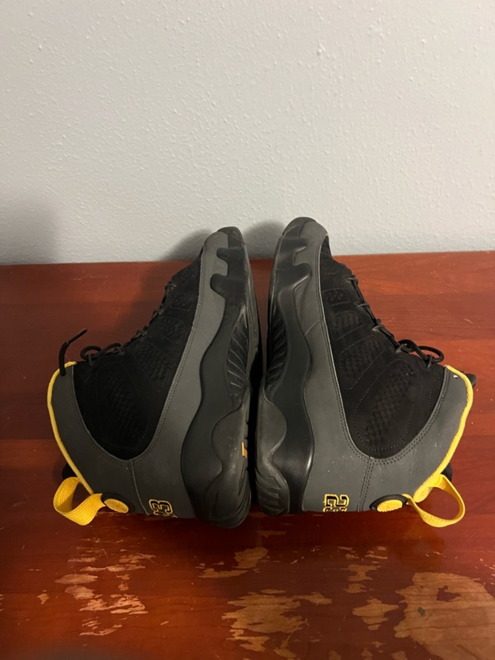 Jordan Men's Black and Yellow High-Top Sneakers Air Jordan 9 University Gold - Picture 5 of 8